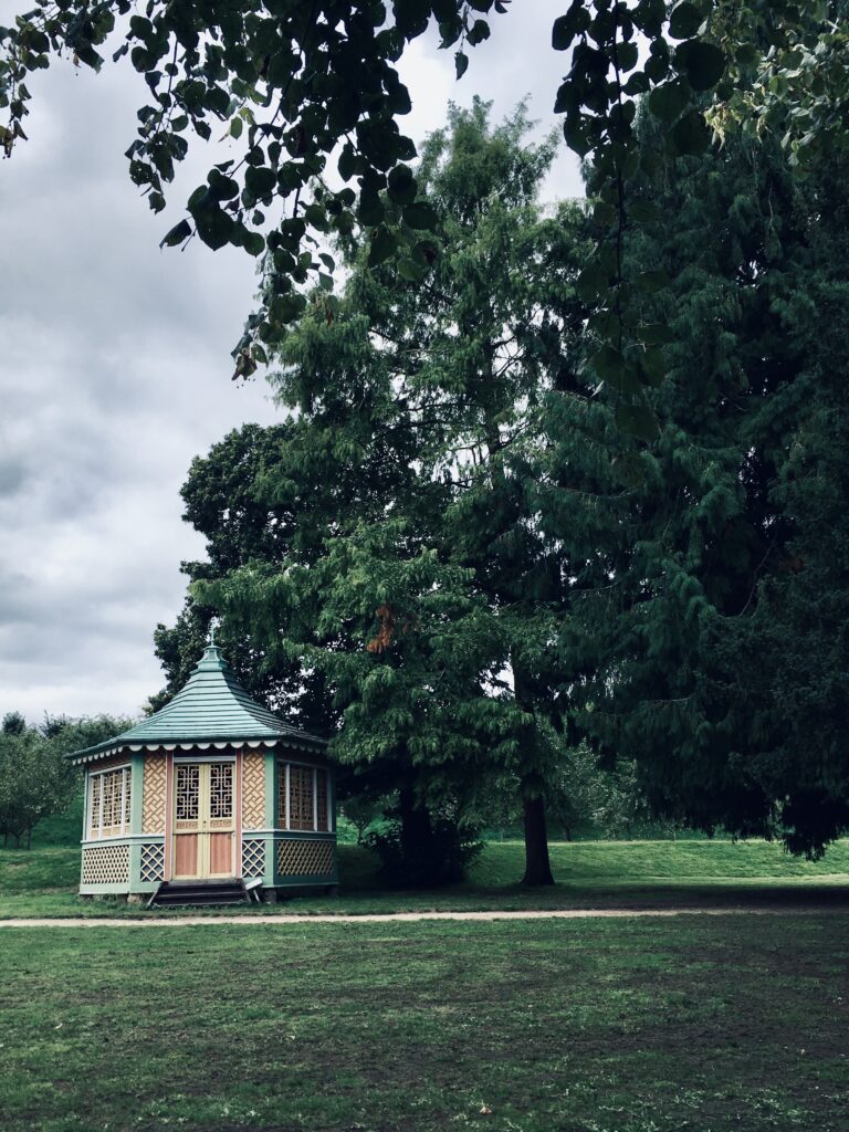 Lille udehus ved Brede værk.